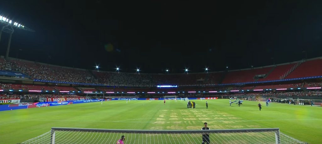 MorumBIS praticamente vazio em jogo do São Paulo pelo Paulistão. (Foto: Reprodução/CazéTV)