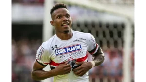 Thiago Mendes. Foto: Ale Cabral/AGIF