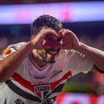 Calleri marca, e São Paulo avança à semifinal. (Foto: Agência Paulistão)
