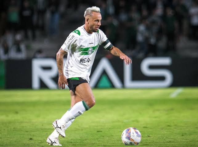 Rafinha está prestes a deixar o Coritiba. (Foto: X do Coritiba)