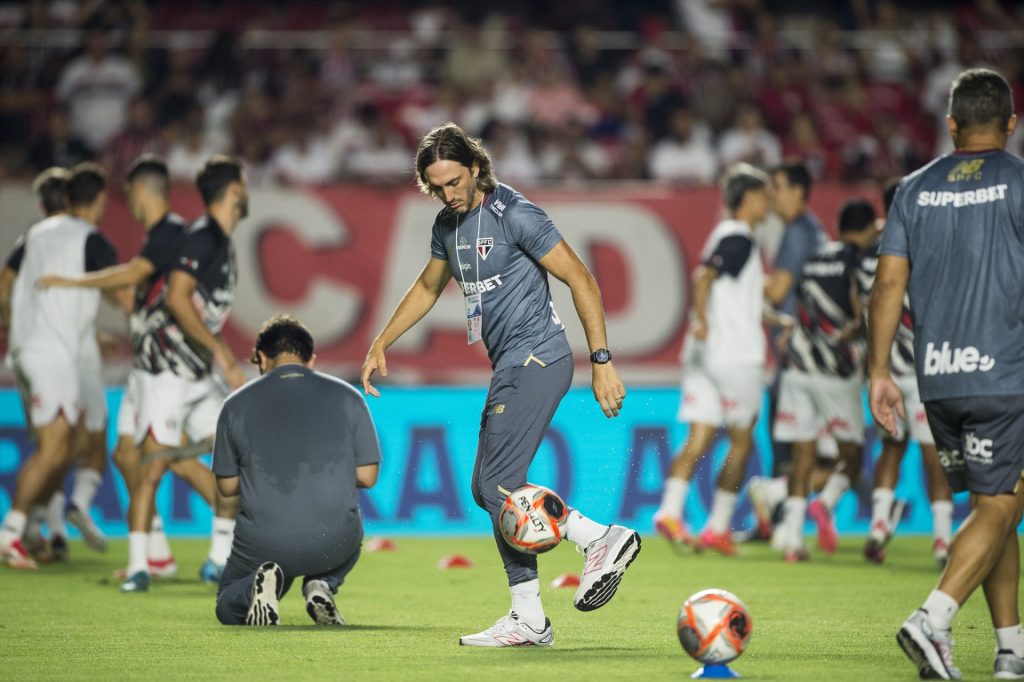 Luis Zubeldía é o técnico do São Paulo em 2025. (Foto: Renato Pizzutto/Ag.Paulistão)
