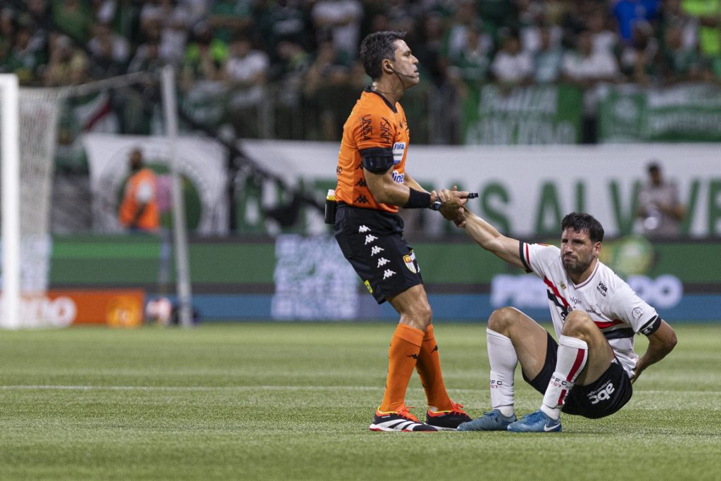 Flavio Rodrigues prejudicou o São Paulo na semifinal do Paulistão. (Foto: Rebeca Reis/Ag.Paulistão)