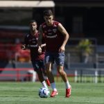 Oscar treina no São Paulo. (Foto: Rubens Chiri/SPFC)