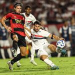 São Paulo estreou com empate no Brasileirão 2025. (Foto: Rubens Chiri e Paulo Pinto/SPFC)