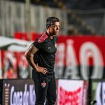 Thiago Carpini é o técnico do Vitória. (Foto: X do Vitória)