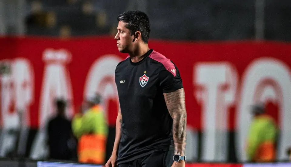 Thiago Carpini vive fase espetacular no Vitória. (Foto: Victor Ferreira/Vitória)