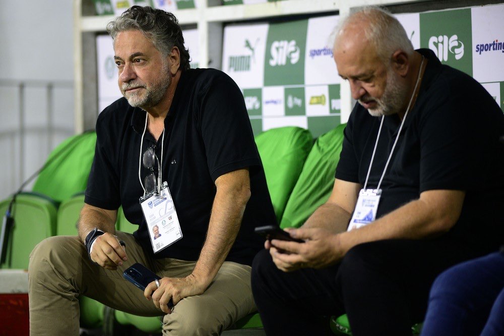 Julio Casares e Carlos Belmonte, presidente e diretor de futebol do SPFC. (Foto: Marcos Ribolli/ge)