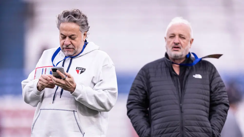 Julio Casares e Carlos Belmonte, presidente e diretor de futebol do São Paulo. (Foto: Victor Monteiro/Gazeta Press)