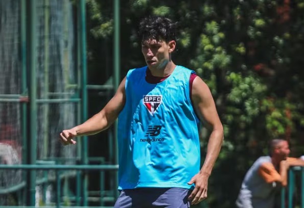 Ferraresi foi titular do São Paulo na reta final do Paulistão. (Foto: Rubens Chiri/SPFC)