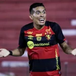 Igor Cariús deu susto em quem assistia a São Paulo x Sport no MorumBIS. (Foto: Rafael Vieira/AGIF)