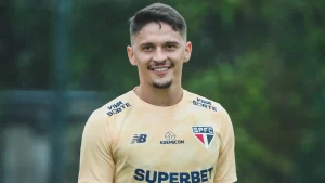 Pablo Maia tem contrato até 2027 com o São Paulo. (Foto: Rubens Chiri/SPFC)