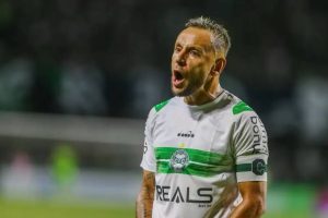Rafinha em ação pelo Coritiba. Foto: Reprodução.