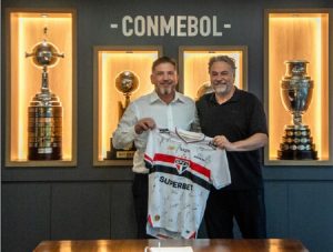 São Paulo tem encontro com o presidente da Conmebol, Alejandro Domínguez. (Foto: X do SPFC)