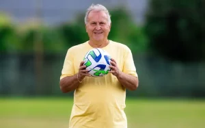 Zico fala sobre o futebol brasileiro. (Foto: Reprodução/Desafio Craque de Verdade)