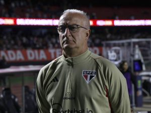 Dorival Júnior está livre no mercado da bola. (Foto: Rubens Chiri/SPFC)