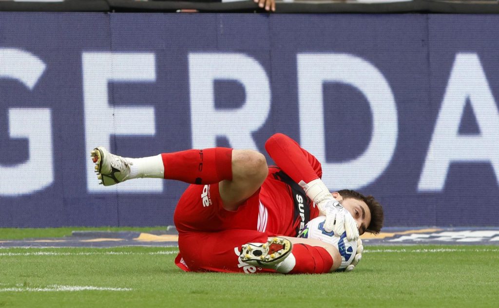 Rafael fecha o gol contra o Galo. (Foto: Rubens Chiri/SPFC)