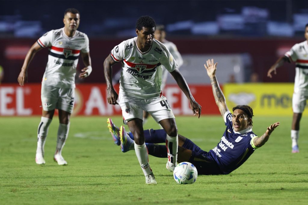 Lucas Ferreira ganhou oportunidade e fez seu primeiro jogo como titular do São Paulo na Libertadores. (Foto: Rubens Chiri/SPFC)