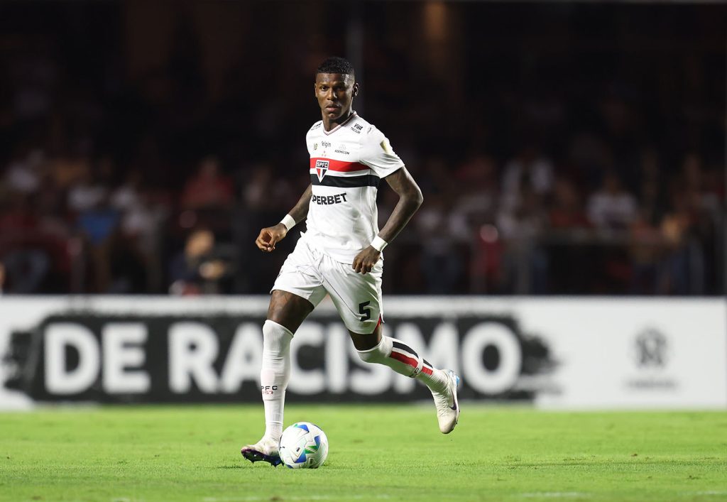 Arboleda é titular absoluto do São Paulo. (Foto: Rubens Chiri/SPFC)