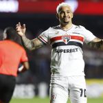 Luciano é titular do São Paulo. (Foto: Rubens Chiri e Paulo Pinto/SPFC)