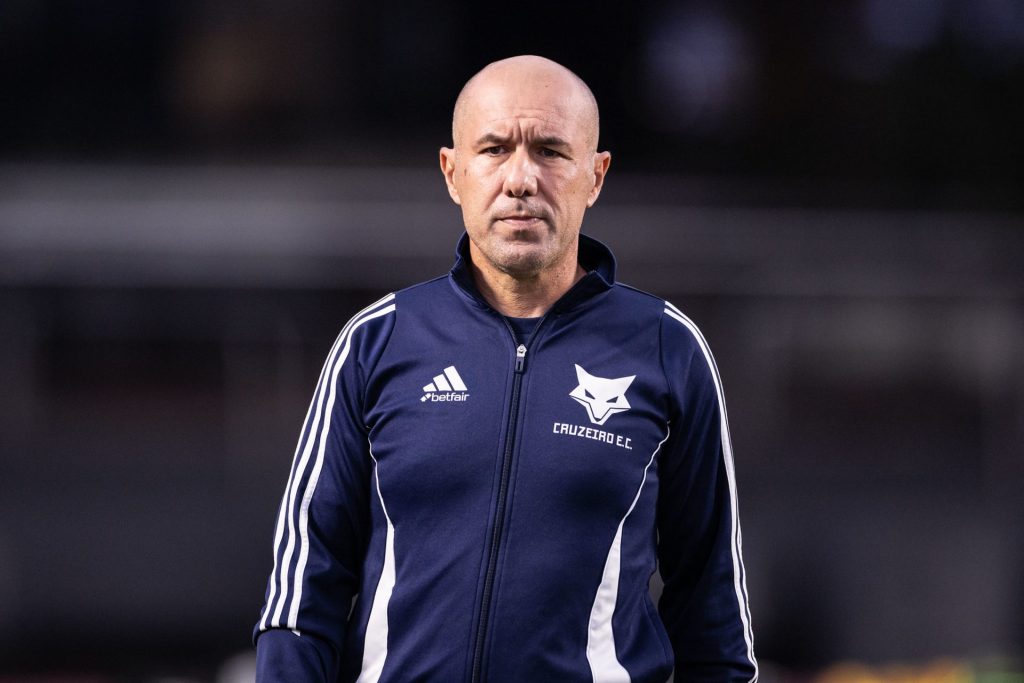 Leonardo Jardim é o técnico do Cabuloso no Brasileirão. (Foto: Marco Galvão)