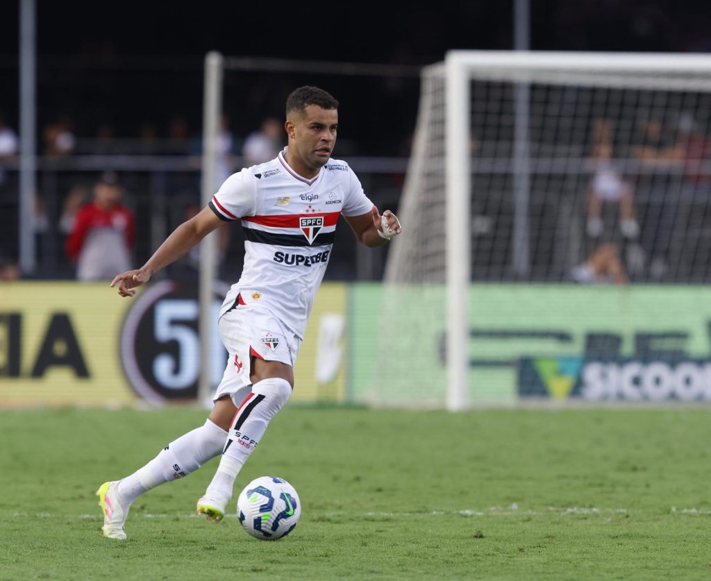 Alisson é titular absoluto do São Paulo. (Foto: Rubens Chiri/SPFC)