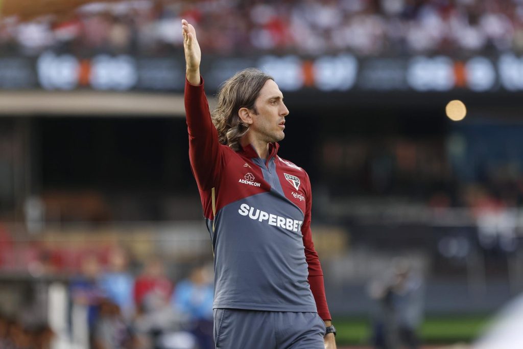Luis Zubeldía é o técnico do São Paulo. (Foto: Rubens Chiri/SPFC)