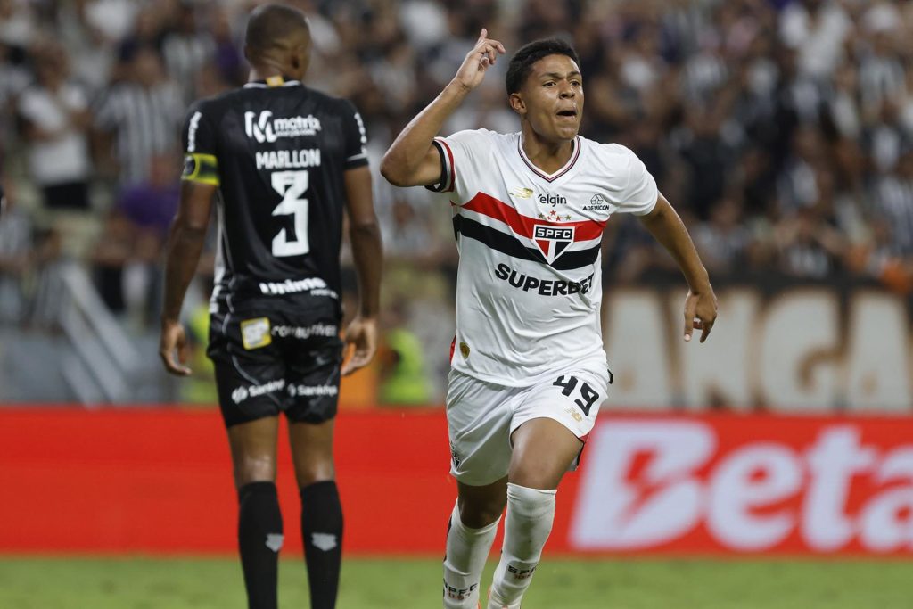 Ryan Francisco fez o gol de empate do São Paulo contra o Ceará. (Foto: Rubens Chiri/SPFC)