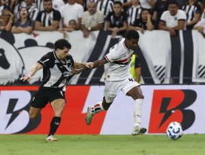 Lucas Ferreira novamente foi destaque no São Paulo. (Foto: Rubens Chiri/SPFC)