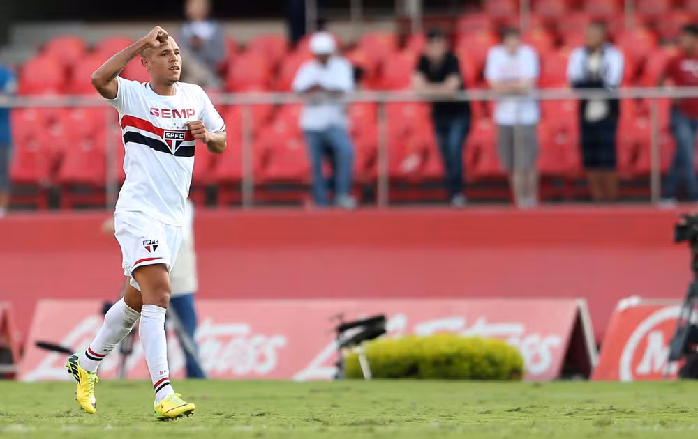 Luis Fabiano é o maior artilheiro da história do São Paulo. (Foto: Marcos Ribolli/ge)