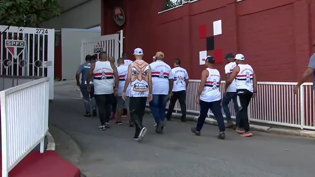 Independente esteve presente no Super CT e fez cobranças ao elenco do São Paulo. (Foto: Reprodução/ESPN)