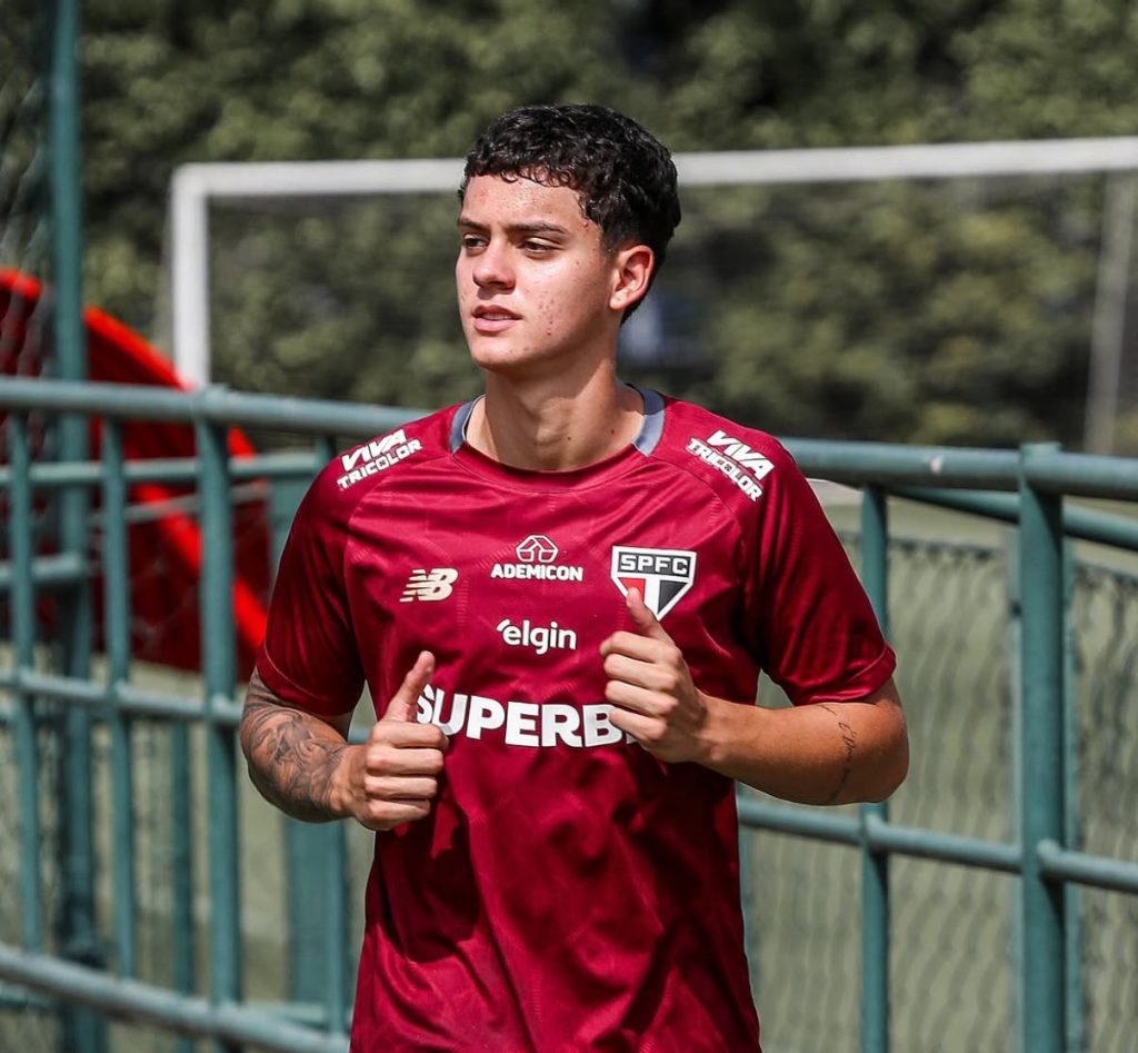 São Paulo sobe Lucca para o profissional. (Foto: Rubens Chiri/SPFC)