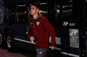 Oscar será titular na estreia do São Paulo. (Foto: X do SPFC)