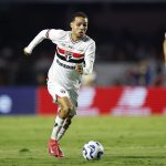 Alves ganha espaço no São Paulo. (Foto: Rubens Chiri/SPFC)