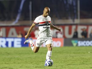 Lucas é um dos líderes do São Paulo. (Foto: Rubens Chiri/SPFC)