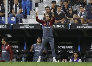 Luis Zubeldía segue escrevendo história no São Paulo. (Foto: Rubens Chiri/SPFC)