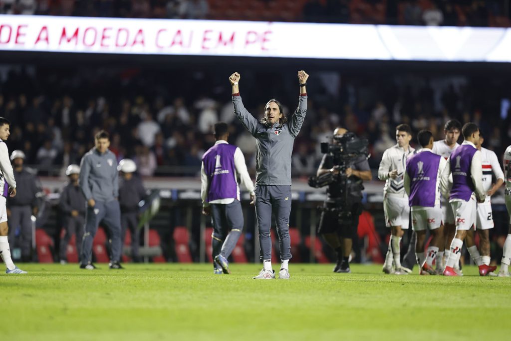 Luis Zubeldía é o técnico do São Paulo. (Foto: Rubens Chiri/SPFC)