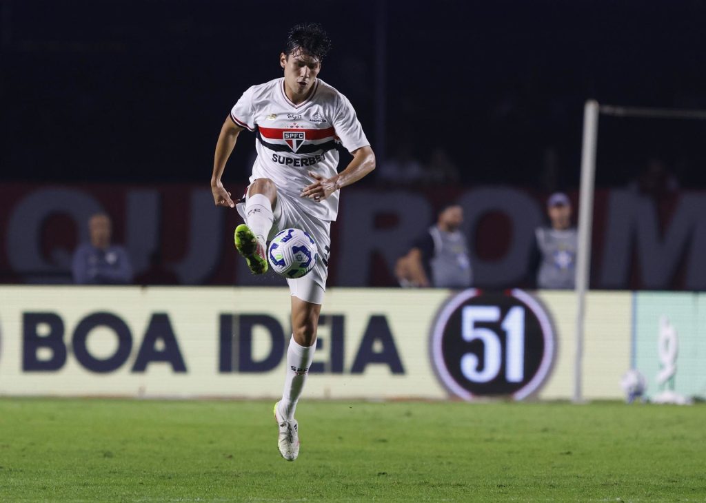 Ferraresi tem sido titular no São Paulo. (Foto: Rubens Chiri e Paulo Pinto/SPFC)