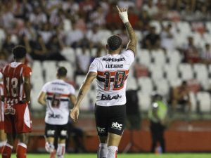 Luciano segue com versão copeira no São Paulo. (Foto: Rubens Chiri/SPFC)