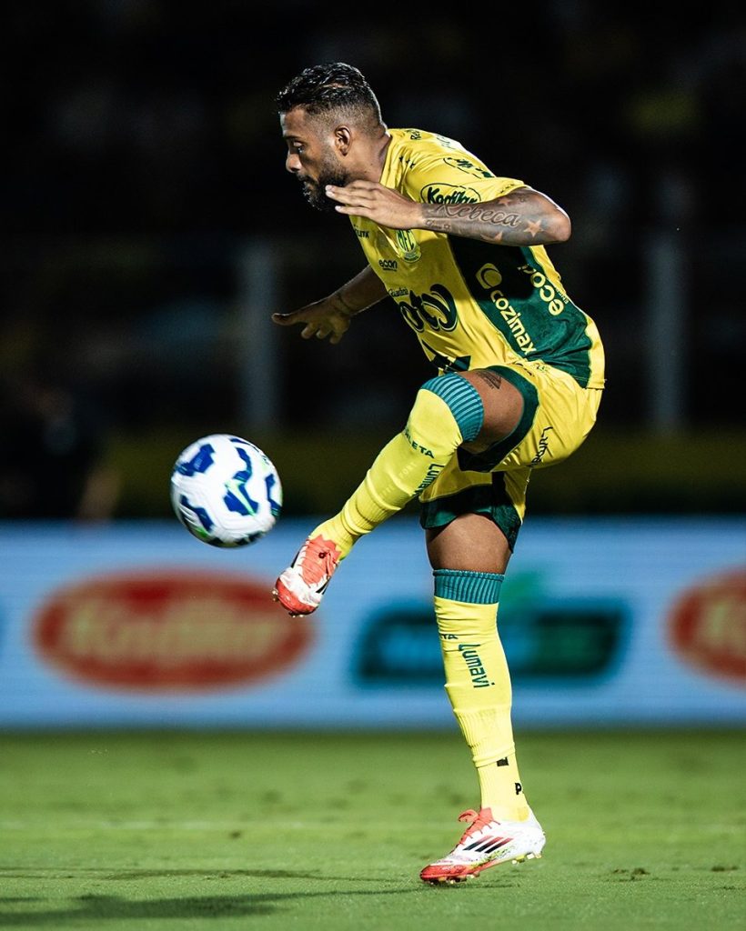 Reinaldo é o lateral que mais participou de gol na história do Brasileirão. (Foto: Reprodução/SofaScore)