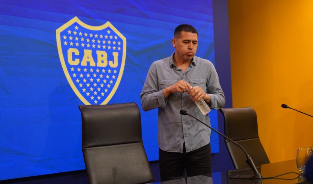 Juan Riquelme, presidente do Boca Juniors, estaria interessado em levar Zubeldía. (Foto: Marcelo Carroll/Olé)