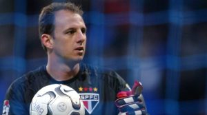 Rogério Ceni marcou em uma das vitórias do São Paulo no Peru pela Libertadores. (Foto: Barrington Coombs/Getty Images)