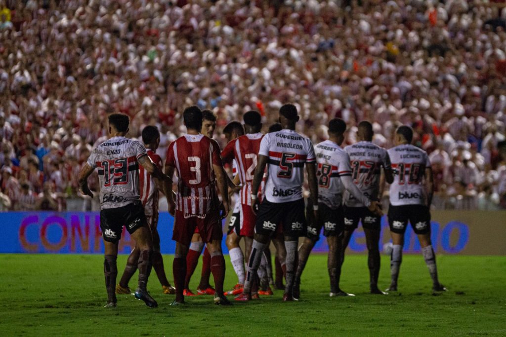 São Paulo vence jogo duro contra o Náutico e avança na Copa do Brasil. (Foto: X do Náutico)