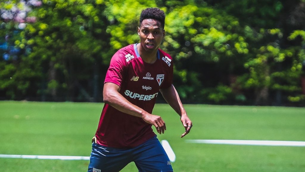 Wendell não consegue render pelo São Paulo. (Foto: Rubens Chiri/SPFC)