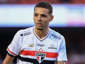 Matheus Alves em ação pelo São Paulo FC. Foto: Rubens Chiri