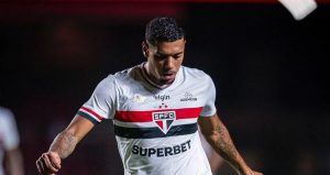 Ruan Tressoldi em ação pelo São Paulo FC. Foto: Rubens Chiri