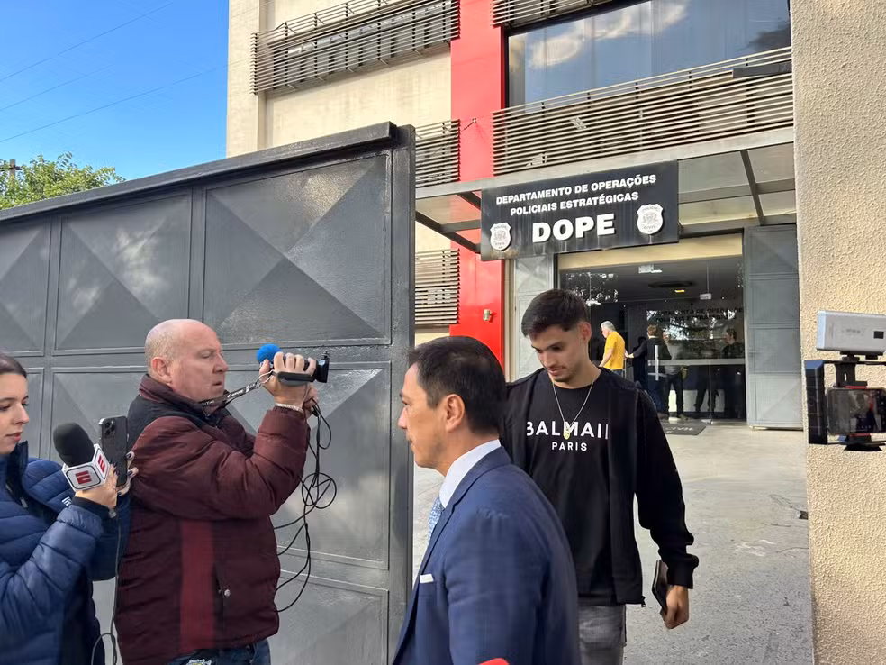 Bobadilla prestou depoimento na delegacia. (Foto: Bruno Giufrida)