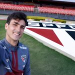 Centroavante são-paulino chega para ser opção de ataque para Zubeldía. (Foto: X do SPFC)