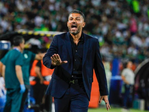 Rival do São Paulo na Libertadores, Javier Gandolfi corre o risco de ser demitido do Atlético Nacional. (Foto: X do Atlético Nacional)