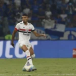 Ruan negocia para renovar com o São Paulo. (Foto: Rubens Chiri/SPFC)