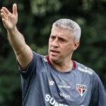 Crespo comandou as atividades físicas no São Paulo na manhã de hoje. Foto: Rubens Chiri